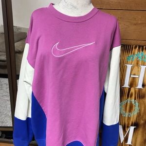 Womens NIKE crewneck swearshirt